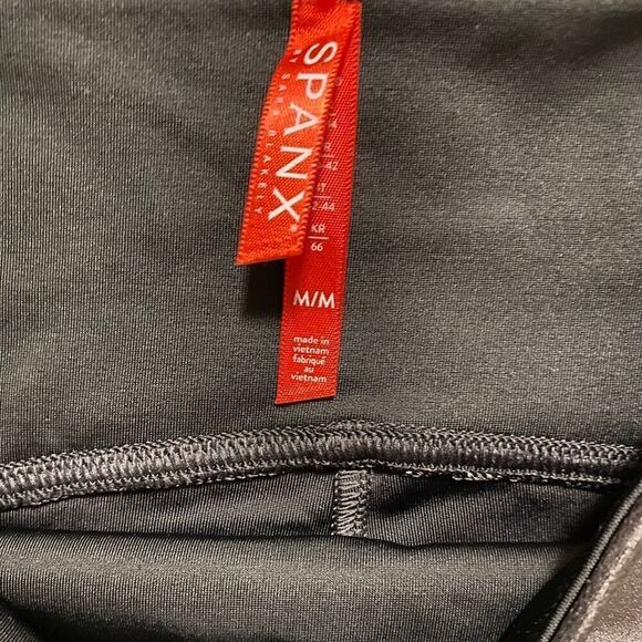 Spanx Black Faux Leather Full Length Pull On Leggings | Size Medium - Picture 4 of 6